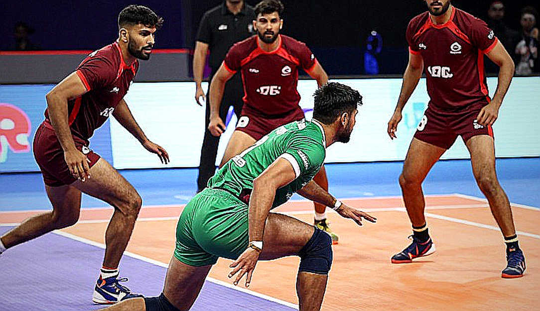 ভারতের রেইডিং ইঞ্জিন আর তিনটি অল-আউটের হিসাব: নেপালকে ৪৮-২৪ গোলে উড়িয়ে ফাইনালে, কিন্তু আসল পরীক্ষা অপেক্ষা করছে ইরানের জন্য